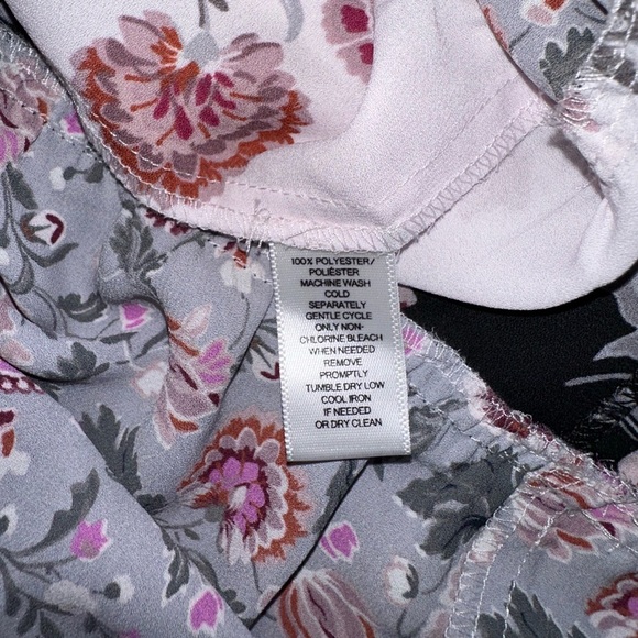 LOFT Size L Floral Blouse Velvet Neckline Bell Sleeve Eyelet Detail Tiered Hem - Picture 5 of 9